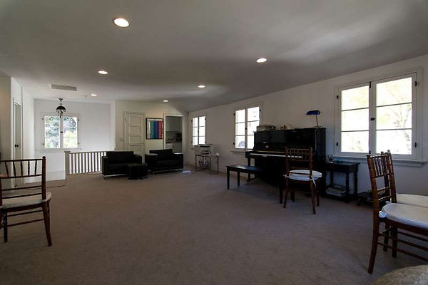 9883 studio 2