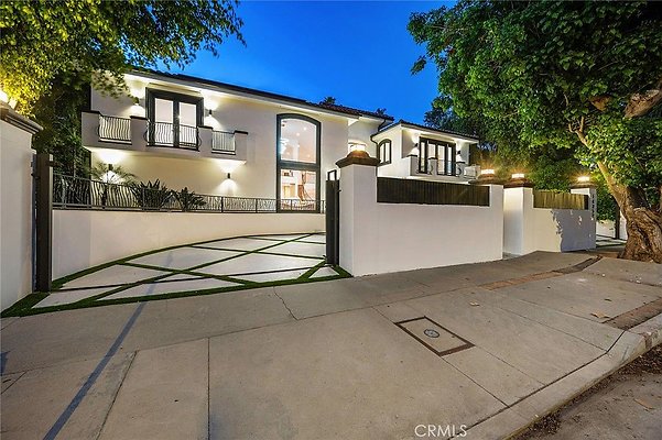 5STAR  14257 Chandler Blvd, Sherman Oaks, CA 91401