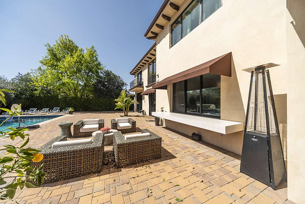 13646 patio 8