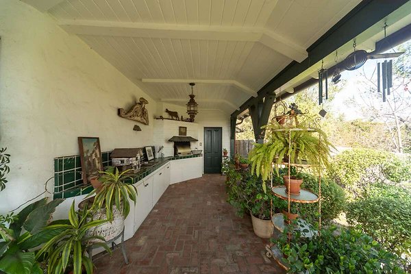 14023 patio 7