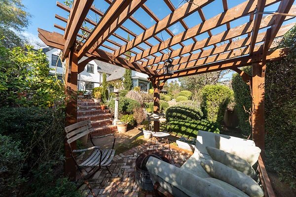 14023 patio 10