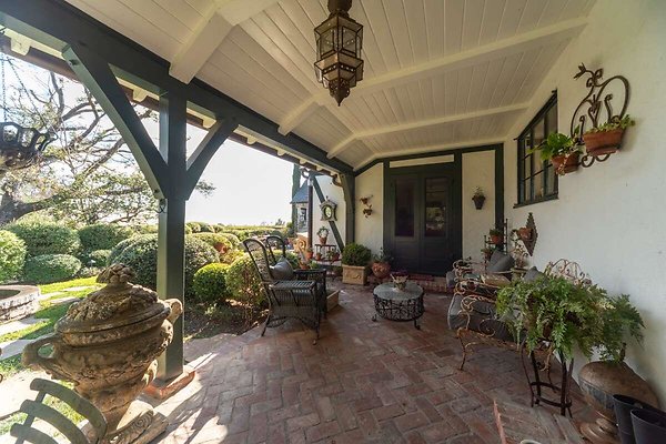 14023 patio 2