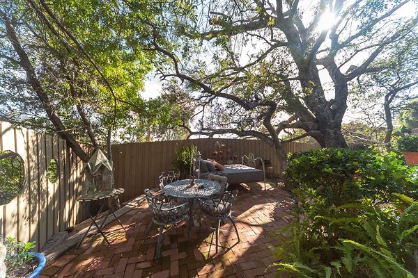 14023 patio 12