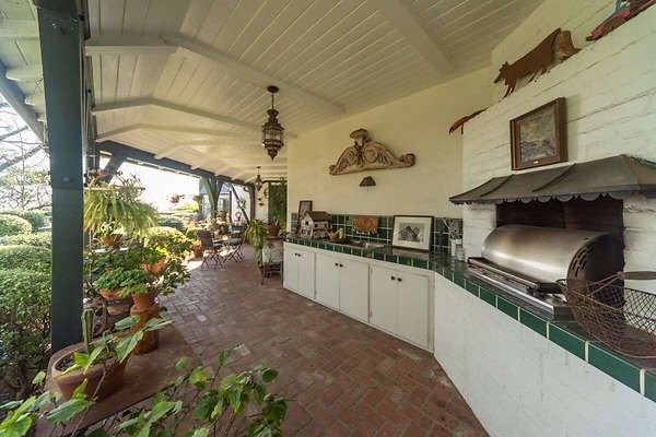14023 patio 6