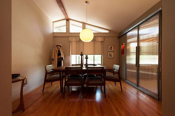 10509 dining 3