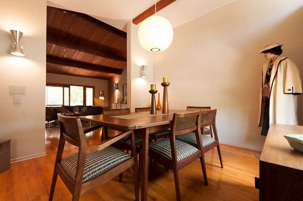 10509 dining 4