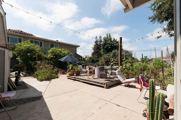 10043 patio 3
