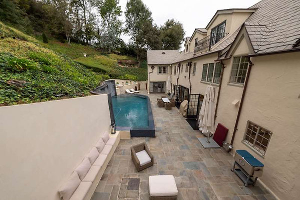 11393 patio 6
