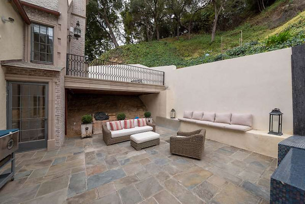 11393 patio 1