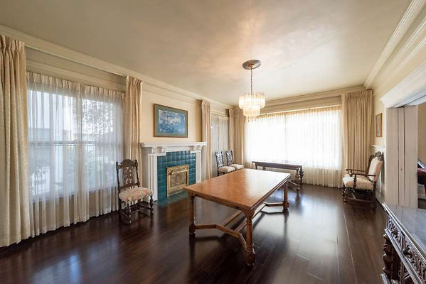 11892 dining 4