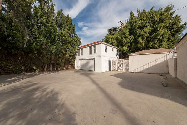 11892 garage 3
