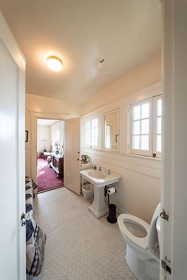 11892 bath 1