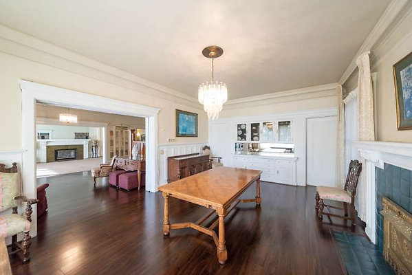 11892 dining 1