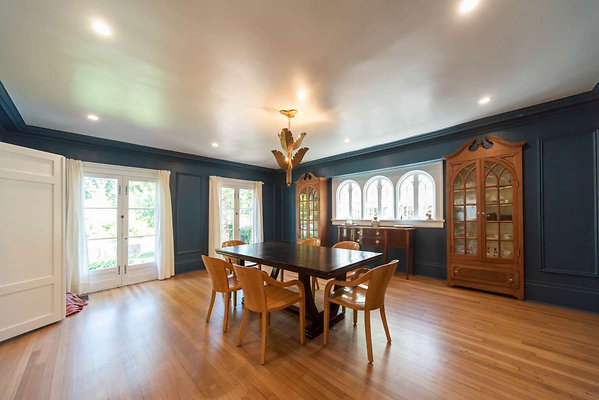 12394 dining 1