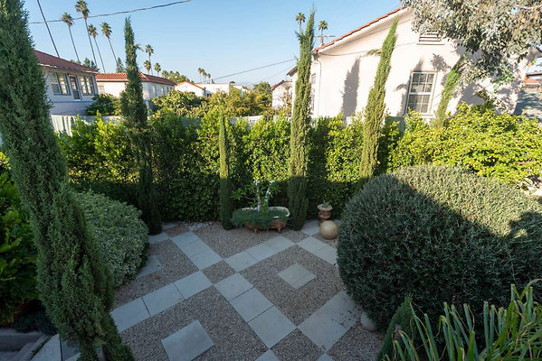 12961 courtyard 1