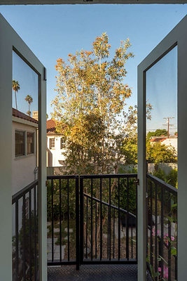 12961 balcony 4