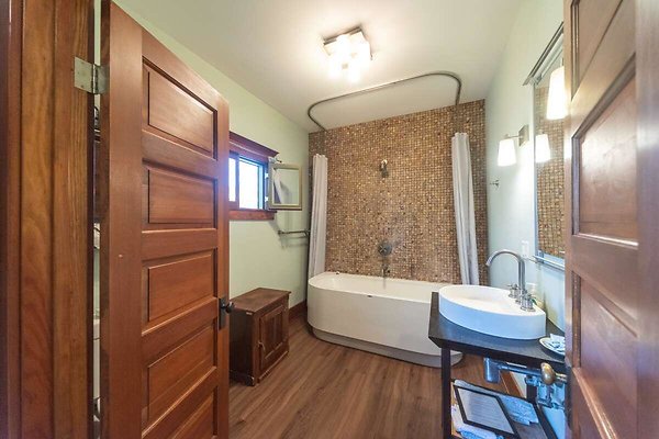 13968 bath 1