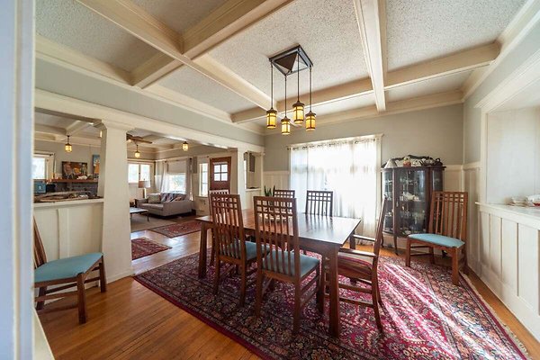 13968 dining 1