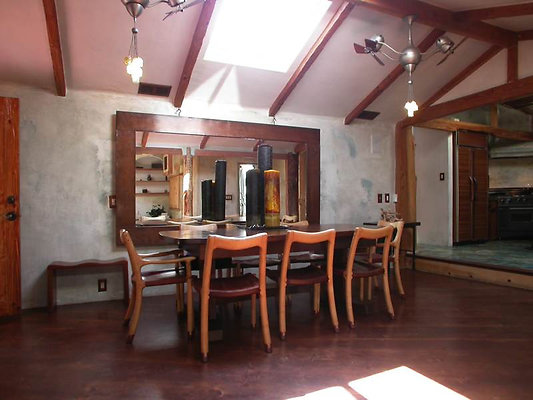 8318 dining 3