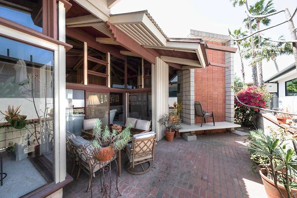 11009 patio 2