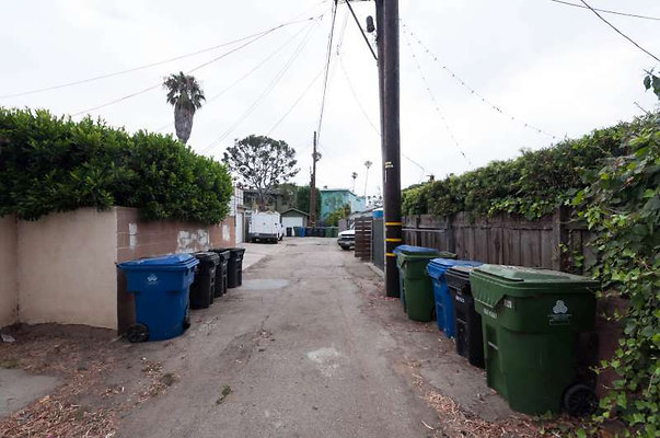10664 alley 2