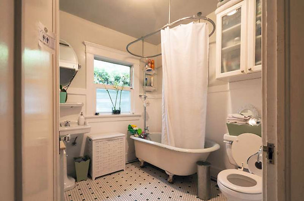 10664 bath 1