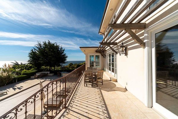 13727 balcony 5