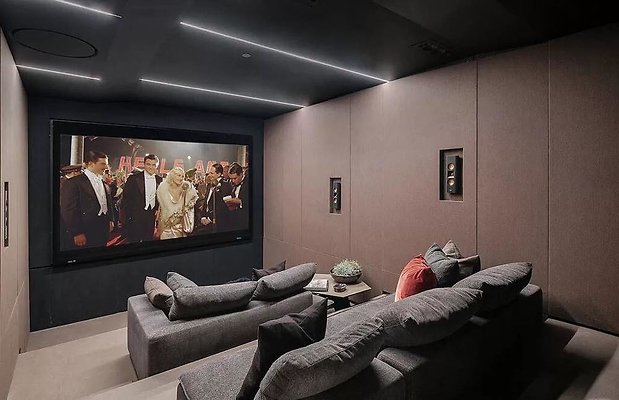 This-16500000-Stunning-Home-in-The-Highly-Coveted-Hills-of-Bel-Air-has-An-Automotive-Inspired-Intelligible-Shell-29