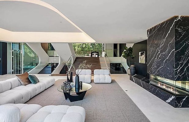This-16500000-Stunning-Home-in-The-Highly-Coveted-Hills-of-Bel-Air-has-An-Automotive-Inspired-Intelligible-Shell-6