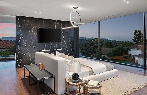 This-16500000-Stunning-Home-in-The-Highly-Coveted-Hills-of-Bel-Air-has-An-Automotive-Inspired-Intelligible-Shell-35