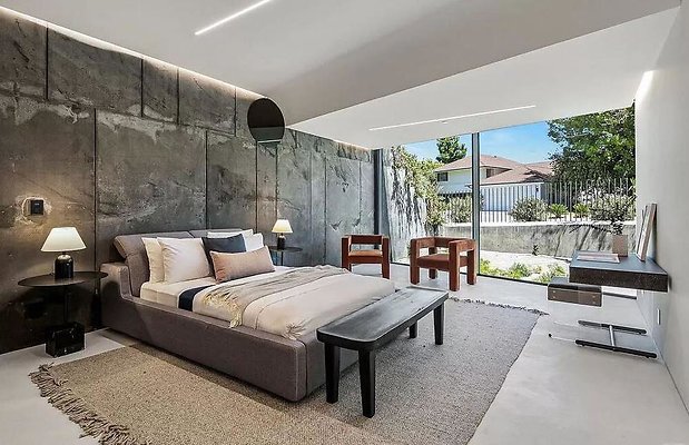 This-16500000-Stunning-Home-in-The-Highly-Coveted-Hills-of-Bel-Air-has-An-Automotive-Inspired-Intelligible-Shell-24