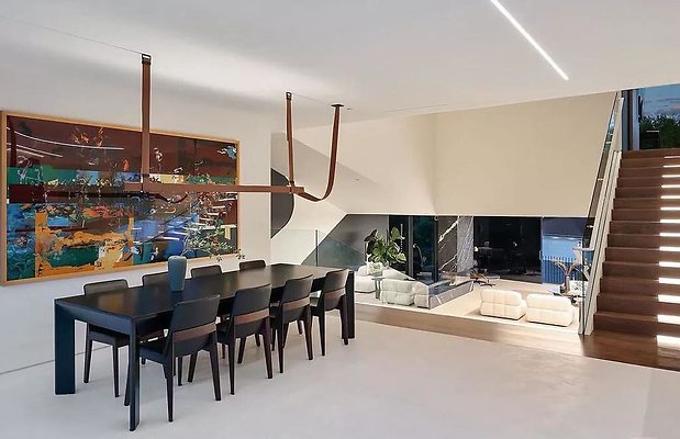 This-16500000-Stunning-Home-in-The-Highly-Coveted-Hills-of-Bel-Air-has-An-Automotive-Inspired-Intelligible-Shell-2