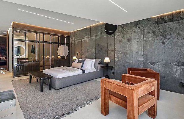 This-16500000-Stunning-Home-in-The-Highly-Coveted-Hills-of-Bel-Air-has-An-Automotive-Inspired-Intelligible-Shell-30