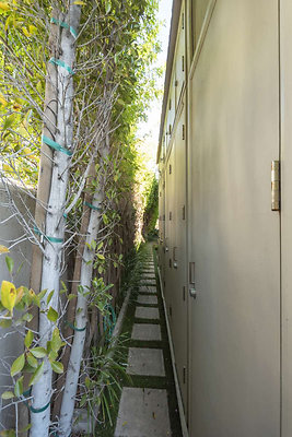 13568 side 1