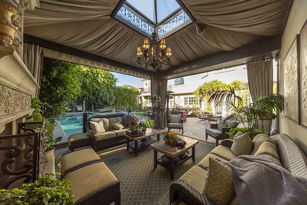 13568 patio 4