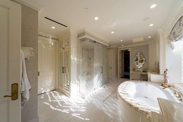 13568 bath 3