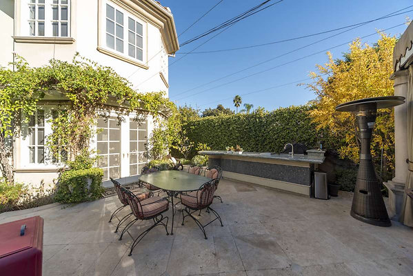 13568 patio 8