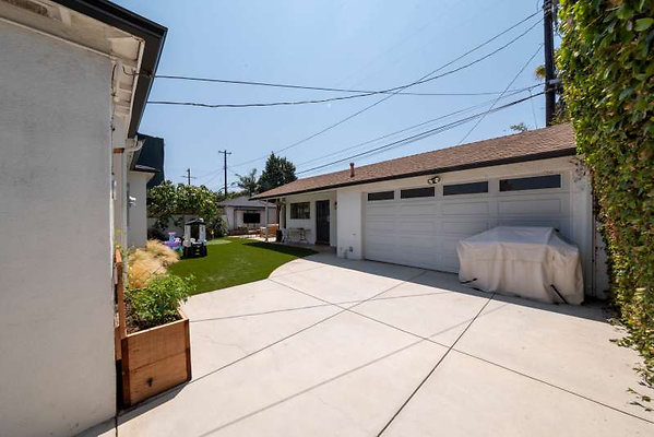 12356 garage 1