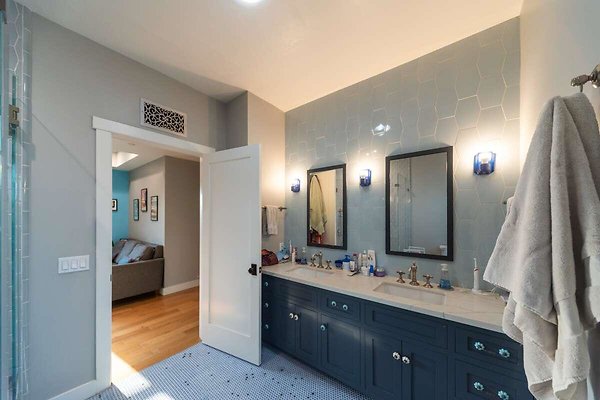 13964 bath 2