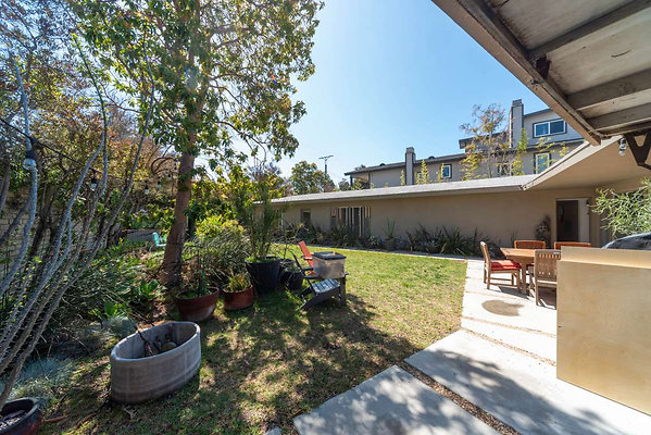 12748 patio 2