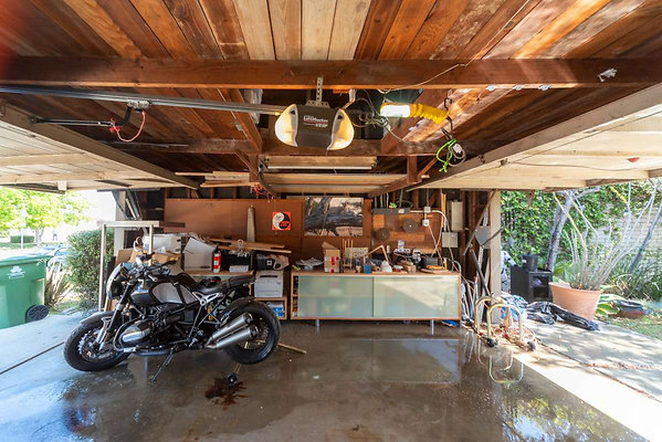 12748 garage 4
