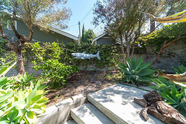12748 garden 4