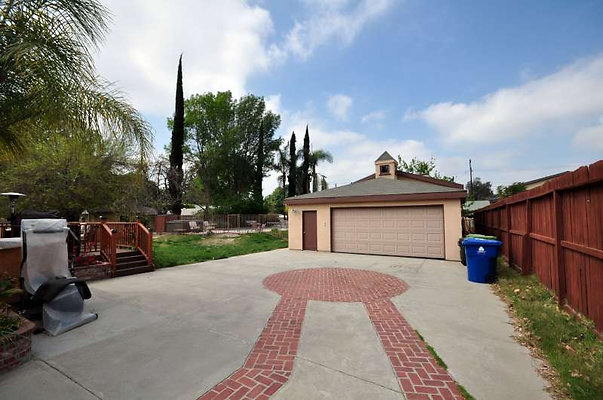 9308 garage 1