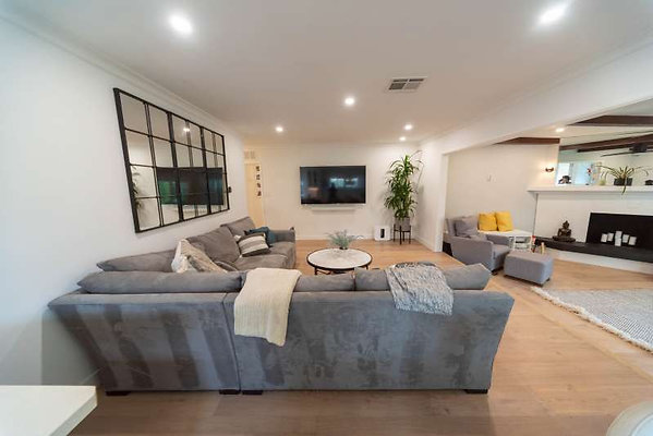 12566 living 5