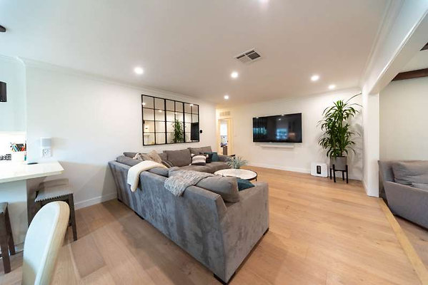 12566 living 3
