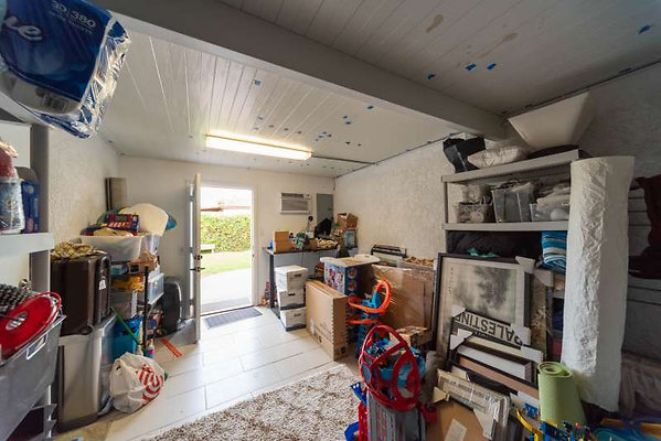 12566 garage 7