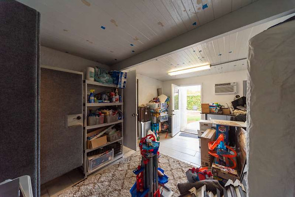 12566 garage 6