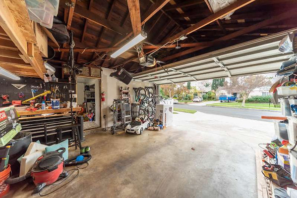 12566 garage 1