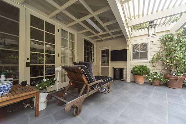 13557 patio 4
