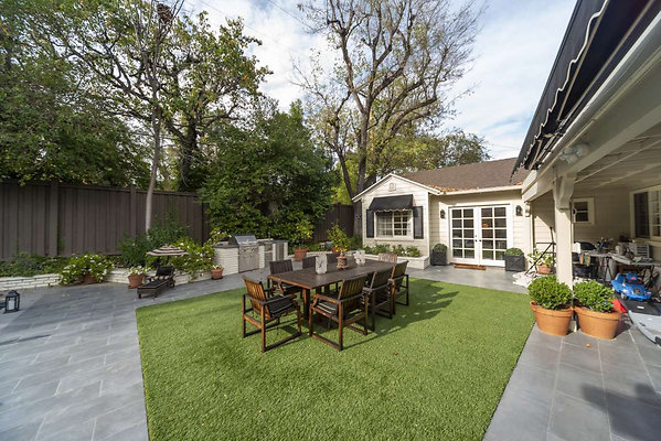 13557 patio 3